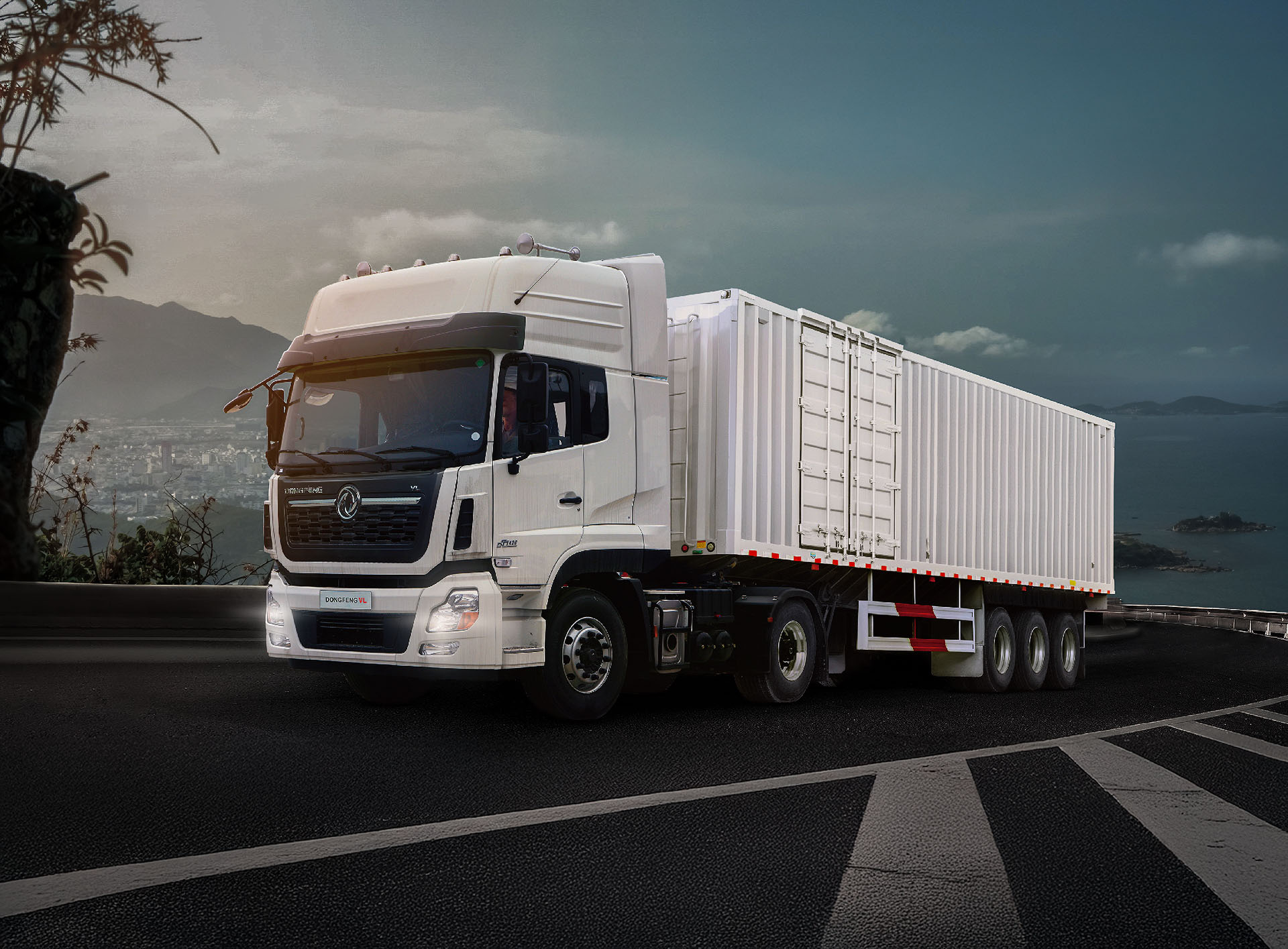 شاحنة دونغ فينغ VL المميزة لدى شركة عبدالعزيز القشعمي التجارية